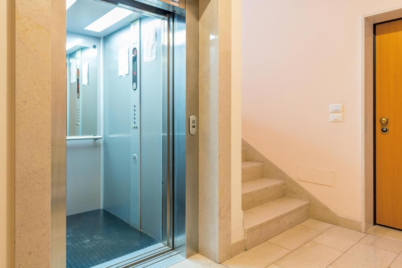 Goodstay Archimede Apartment Lecce Esterno foto