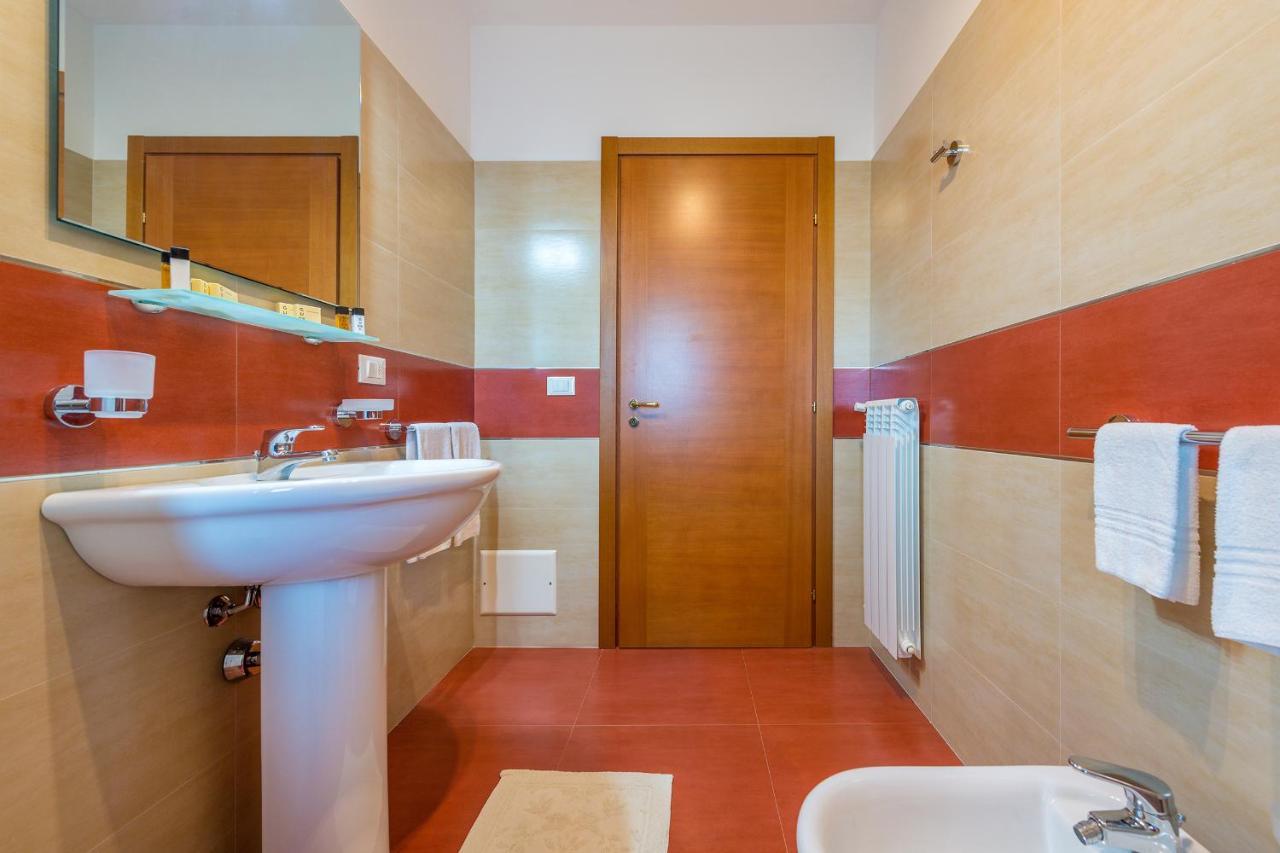 Goodstay Archimede Apartment Lecce Esterno foto